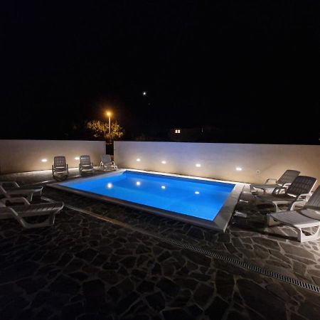The Setting Sun Apartment Umag Bagian luar foto