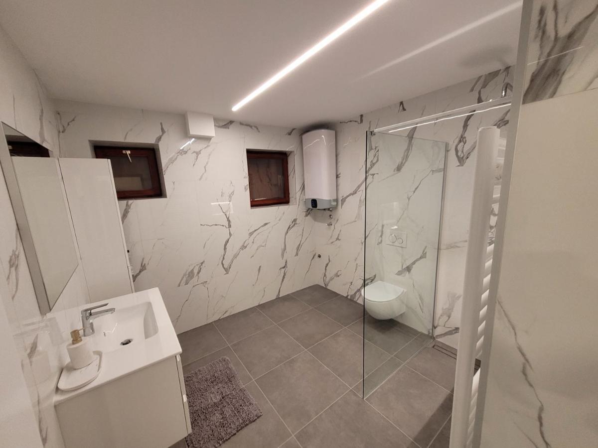 The Setting Sun Apartment Umag Bagian luar foto