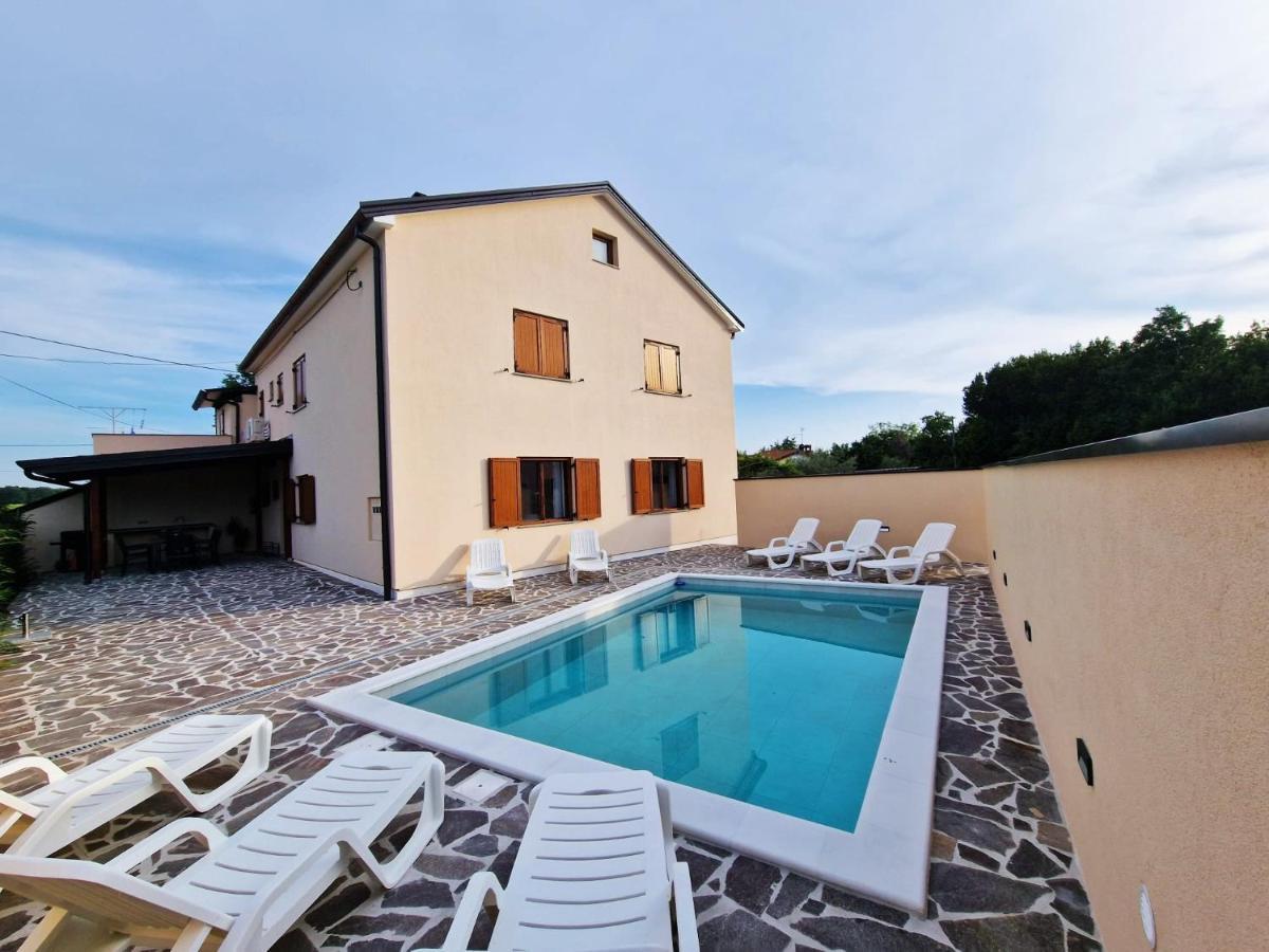 The Setting Sun Apartment Umag Bagian luar foto