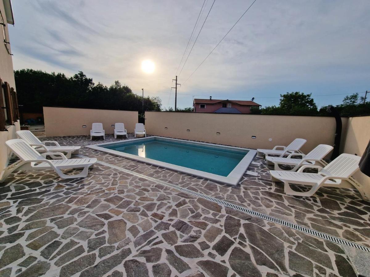 The Setting Sun Apartment Umag Bagian luar foto