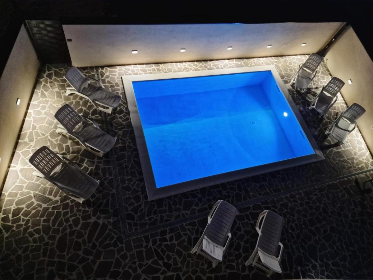 The Setting Sun Apartment Umag Bagian luar foto
