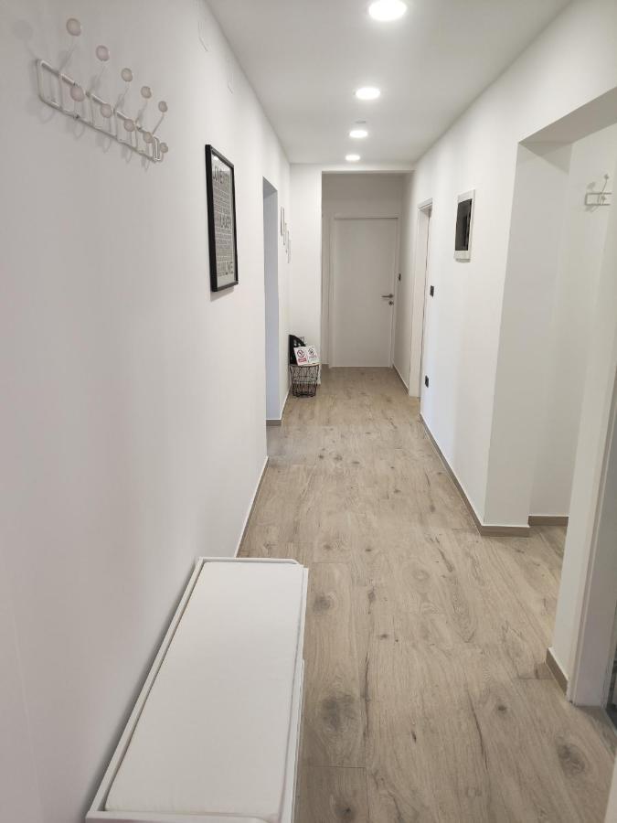 The Setting Sun Apartment Umag Bagian luar foto